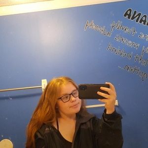 Meet your Posher, Abigail